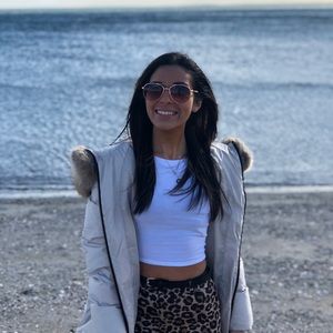 Meet your Posher, Deana